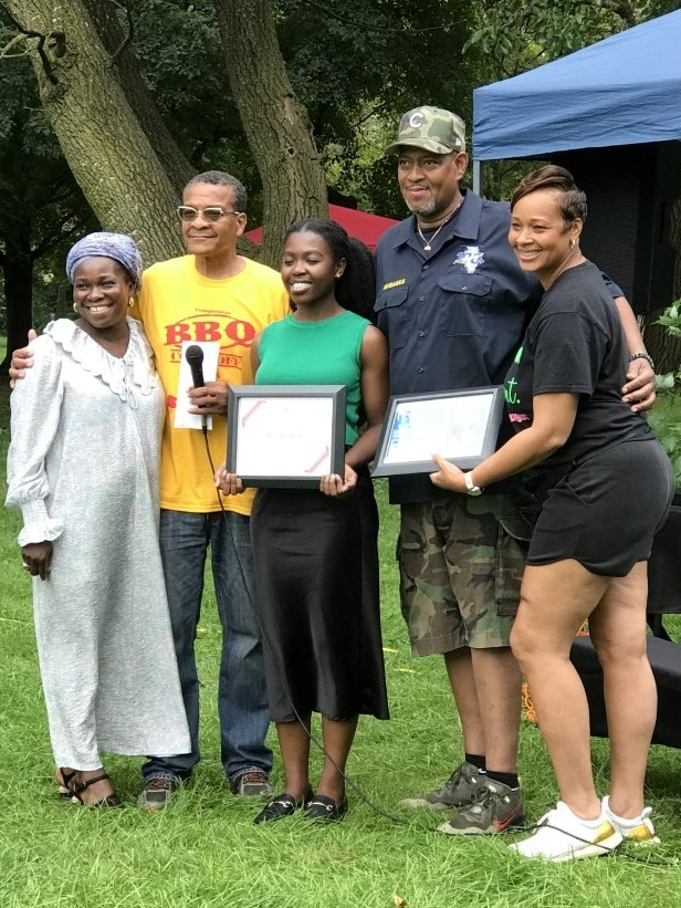 Rita Boateng receives the COMTO Chicago 2022 Alonzo "Lonnie" Hill Scholarship Award 